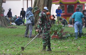 Jelang Asian Games, TNI-Polri Gotong Royong Bersihkan Tempat Pulau Kemaro