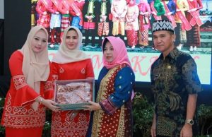 Songket Jadi Bahan Referensi Kabupaten Pesawaran