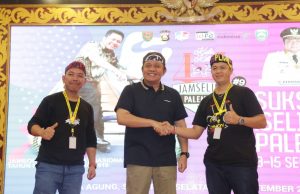 Ribuan Peserta Sepeda Lipat Gowes Jalanan Palembang
