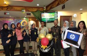 Bank Bukopin Serahkan Hadiah Program Nabung Seru ke Nasabah