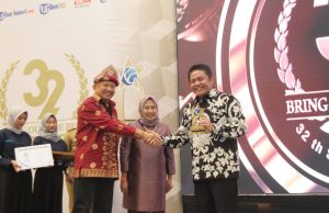 Herman Deru Dinobatkan Sebagai The Most Humble Governor