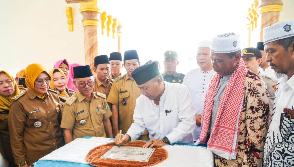 Resmikan Masjid di Sungai Lilin, Ini Pesan Pj Bupati Apriyadi