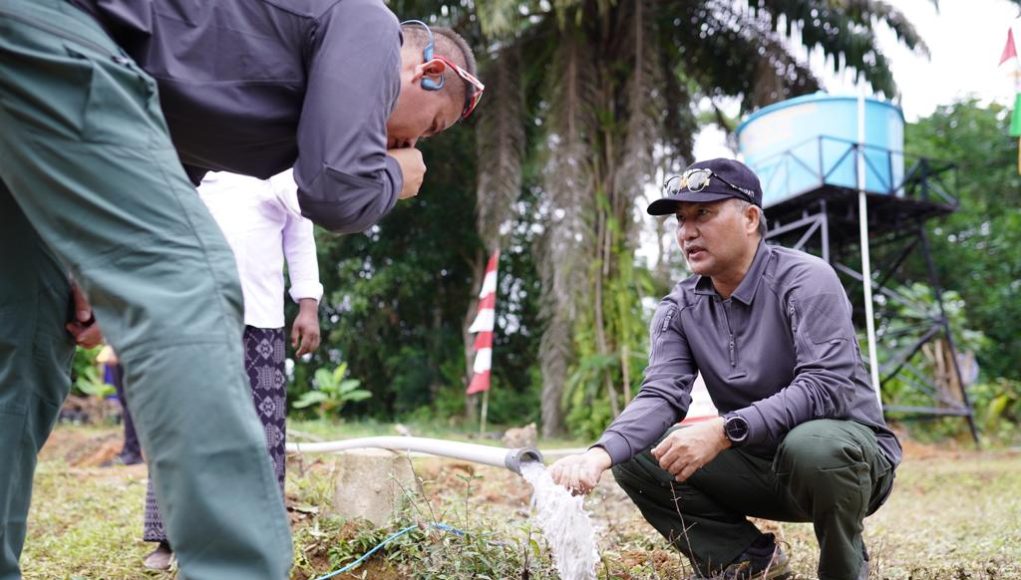 Susuri Hutan, Ziarah Hingga Buatkan Sumur Bor Warga Pelosok di Muba