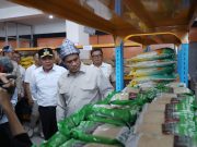 Gubernur Herman Deru Dampingi Mentan Amran Sulaiman Tinjau Operasi Pangan Murah di Kantor Pos Merdeka Palembang