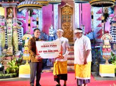 Ratu Dewa Serahan Bantuan Operasional Pure di Perayaan Dharma Santi Hari Suci Nyepi Tilem Kesanga Tahun 2026