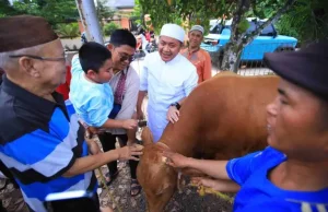 Gubernur Herman Deru Isi Hari Raya Idul Adha dengan Berbagi Kurban dan Menjaga Nilai Kebersamaan Keluarga