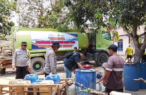 PT HKI Salurkan 28 Ribu Liter Air Bersih di Dua Kecamatan